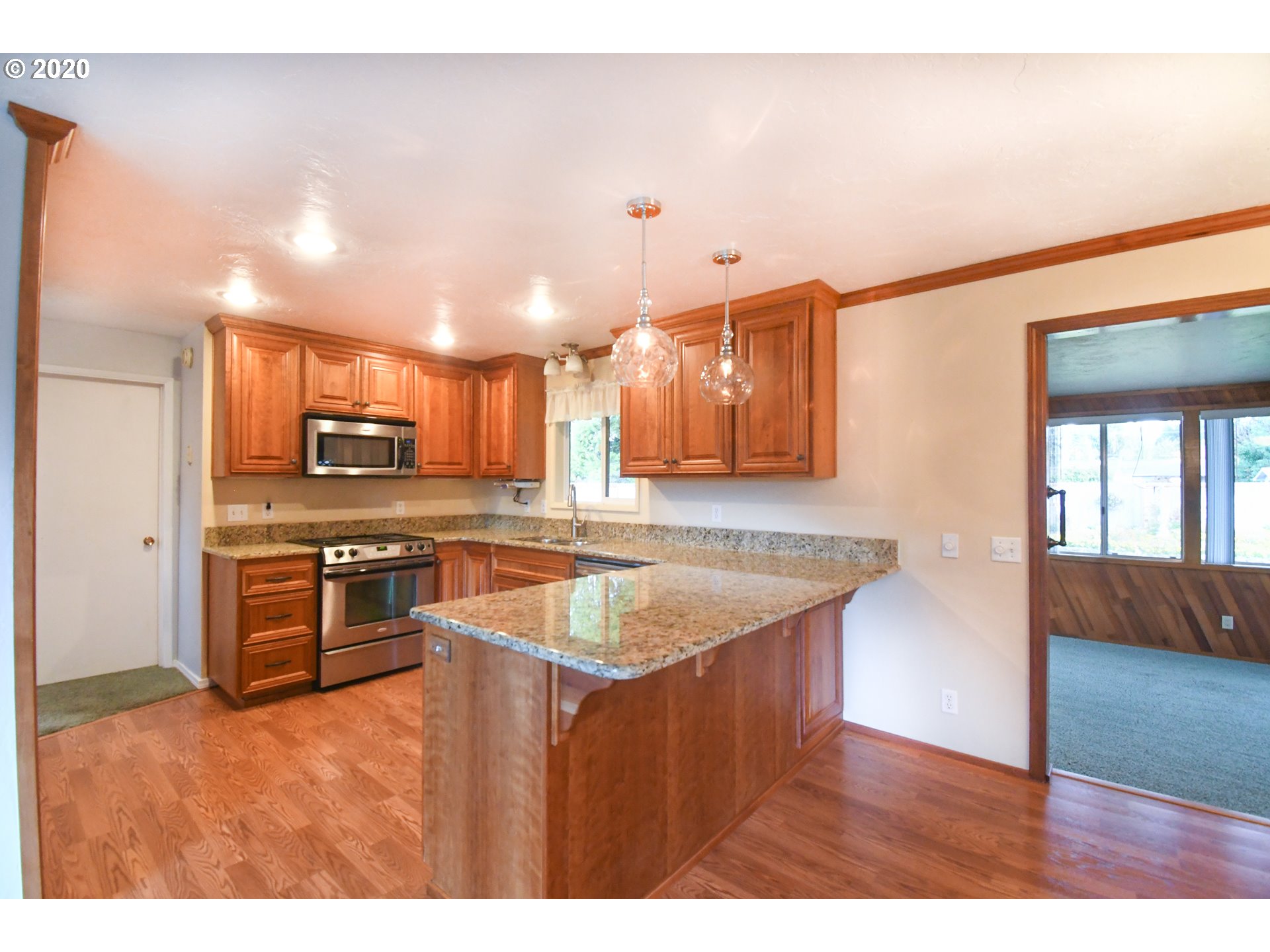 2765 Crocker Road Eugene, OR 97404 - Photo 7 of 32 Gallery Image 7