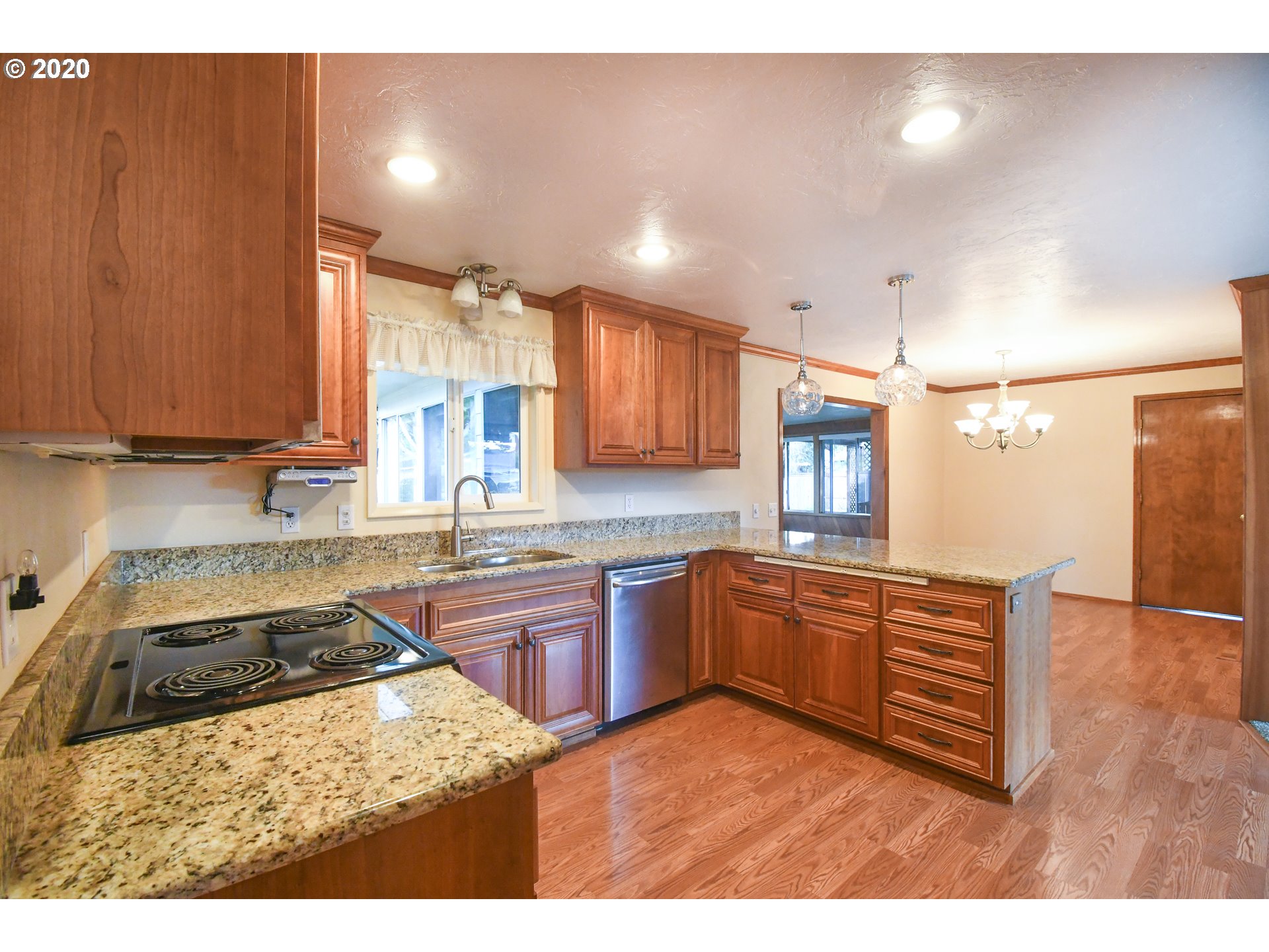 2765 Crocker Road Eugene, OR 97404 - Photo 10 of 32 Gallery Image 10