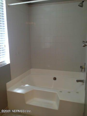 1022 Ibis Road Jacksonville, FL 32216 - Photo 13 of 15 Master soaking tub