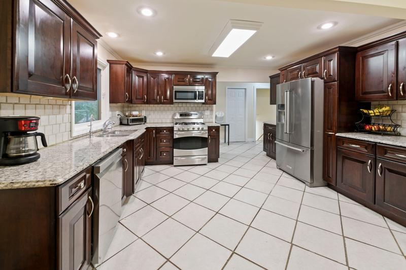 9045 Inver Grove Trail Inver Grove Heights, MN 55076 - Photo 6 of 18 Gallery Image 6