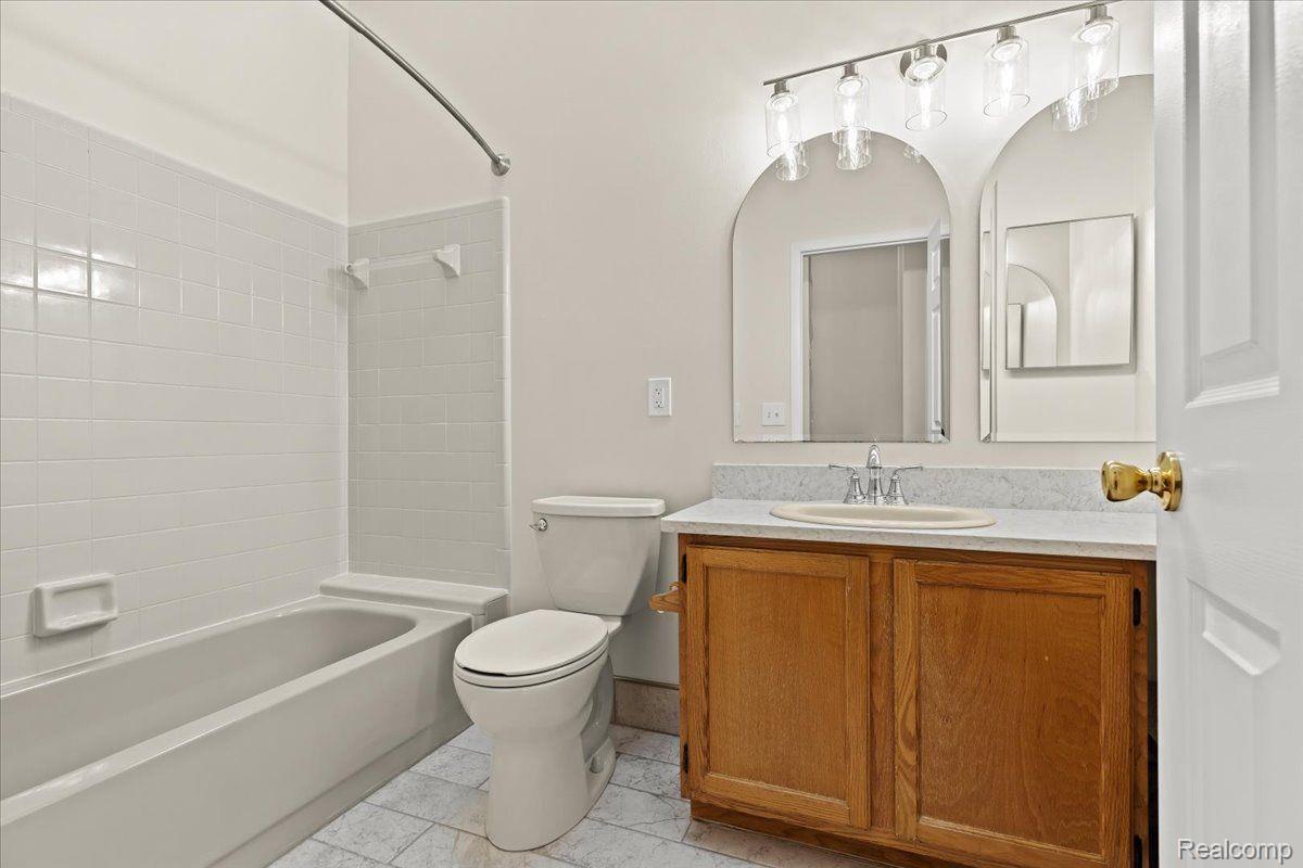 40013 Crosswinds Road Novi, MI 48375 - Photo 18 of 23 Gallery Image 18