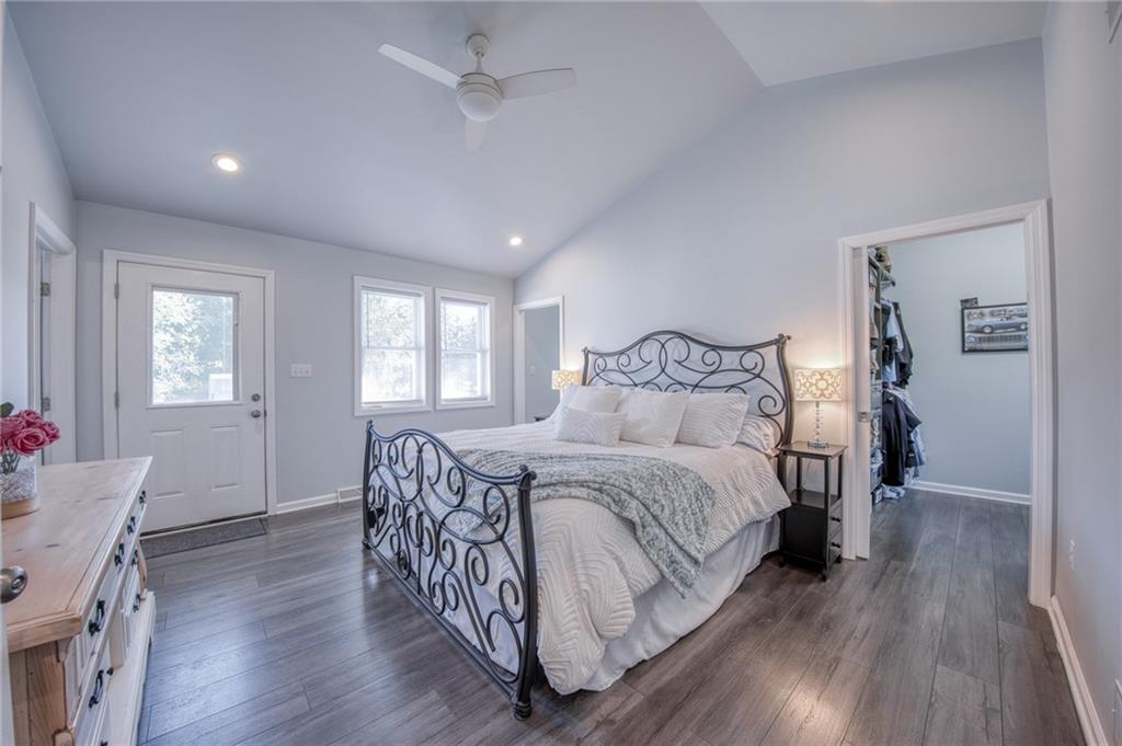 110 McKinney Road Wexford, PA 15090 - Photo 16 of 50 LArge owners bedroom with vaulted ceilings