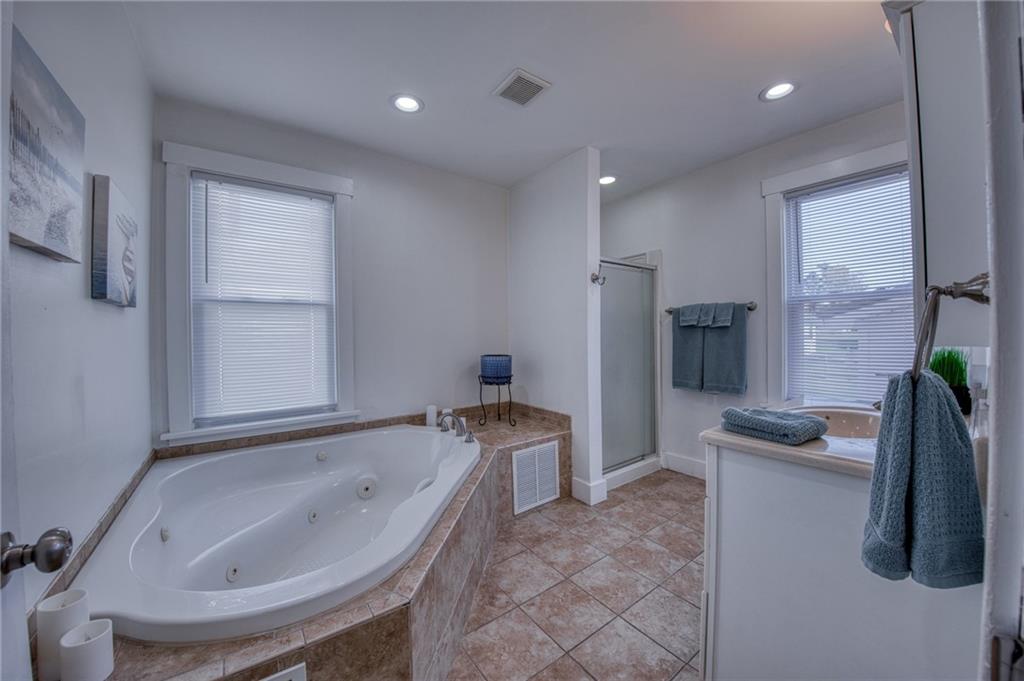 110 McKinney Road Wexford, PA 15090 - Photo 21 of 50 Full bathroom with soaking tub