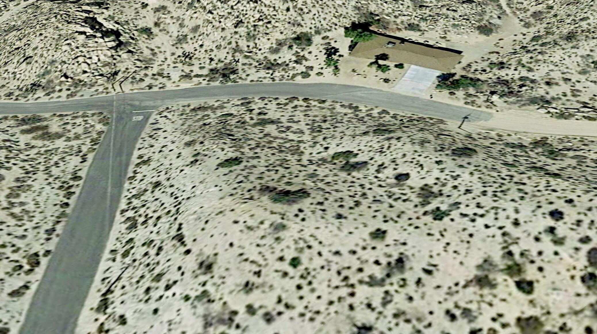 57302 Bandera Road Yucca Valley, CA 92284 - Photo 15 of 17 8B02FEF1-A8E5-4DF8-B2B3-0A0D0137913F_1_2