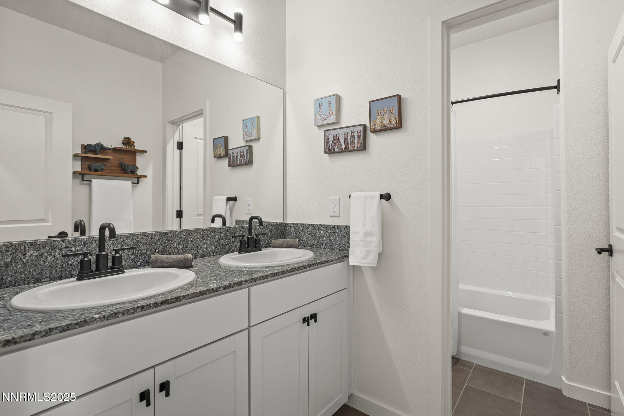 1023 Big Rock Loop Sun Valley, NV 89433 - Photo 19 of 29 20-web-or-mls-_DSC1800