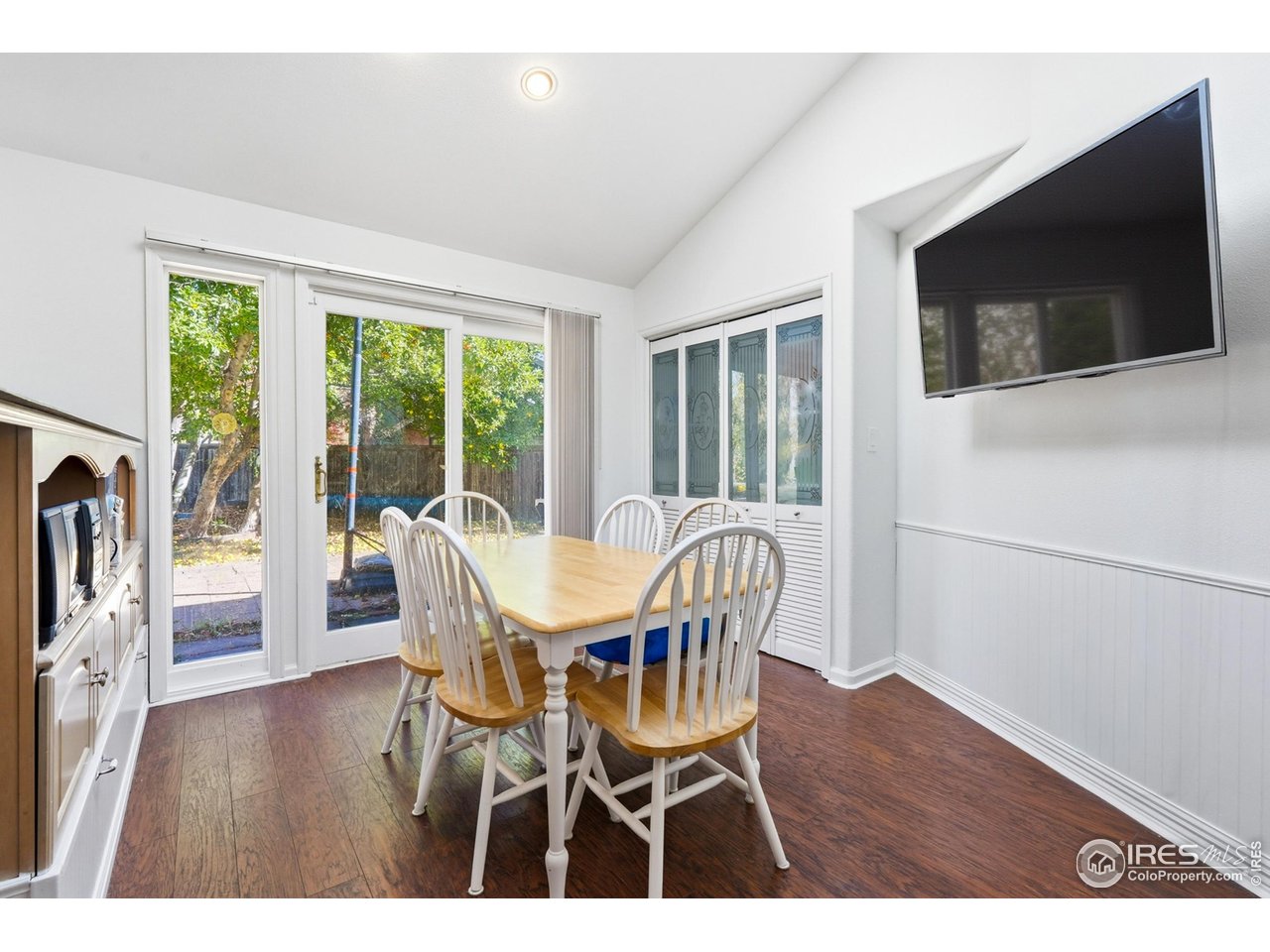 4584 Robinson Place Boulder, CO 80301 - Photo 14 of 34 Breakfast nook with large pantry.