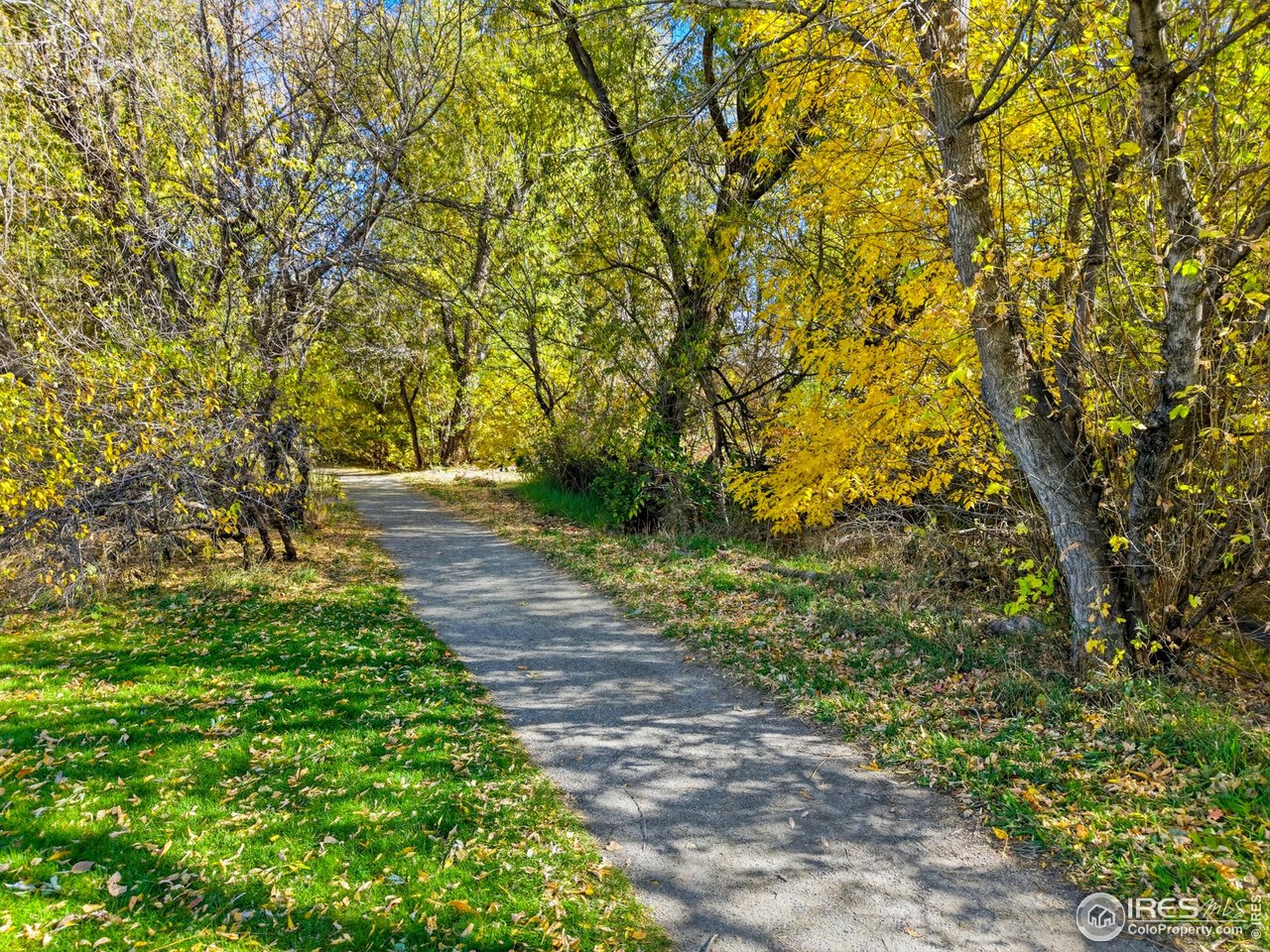 4584 Robinson Place Boulder, CO 80301 - Photo 31 of 34 LOBO trail passes right through Robinson Place and is just out the front door of the home.