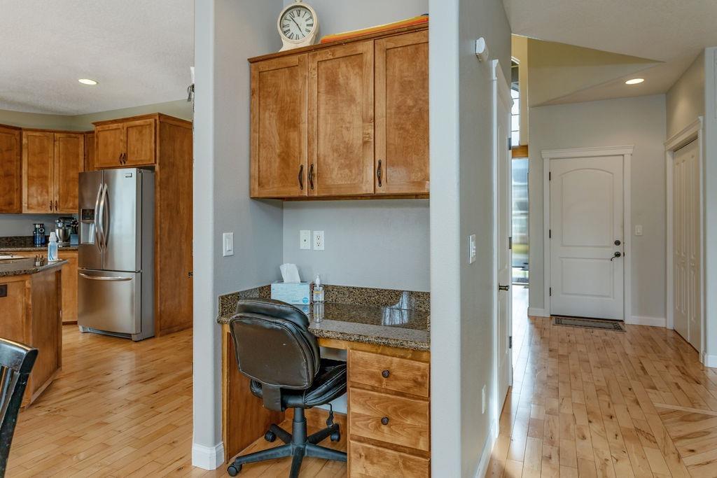 1042 Pumpkin Ridge Eagle Point, OR 97524 - Photo 10 of 34 Additional Photo