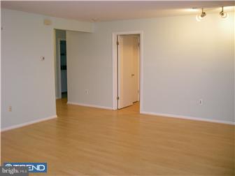71107 Delaire Landing Road, Unit 107 Philadelphia, PA 19114 - Photo 6 of 12 Living Room