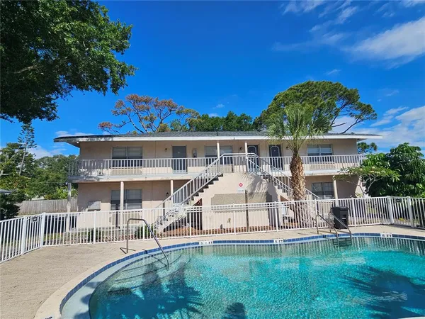$1,275 | 209 Northwest Jefferson Circle North, Unit 15, St. Petersburg, FL 33702