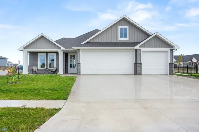 $594,900 | 428 Audrey Drive, Mapleton, ND 58059