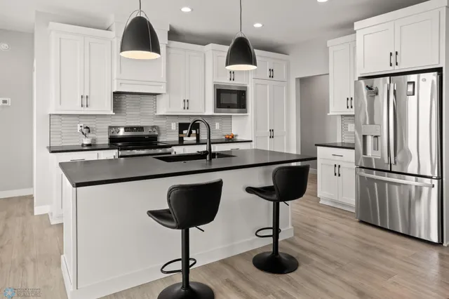 $594,900 | 428 Audrey Drive, Mapleton, ND 58059