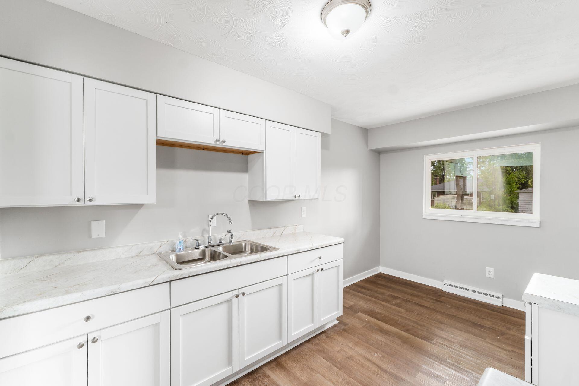 1472 Picard Road Columbus, OH 43227 - Photo 8 of 29 Kitchen