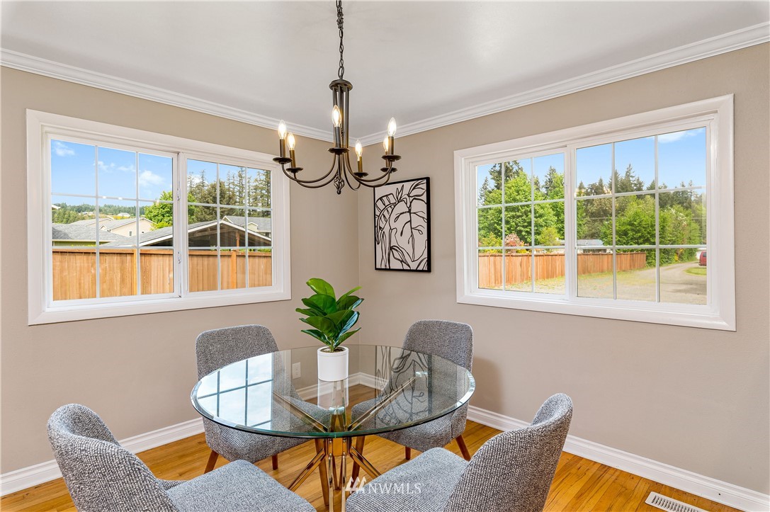 2445 Erlands Point Road Northwest Bremerton, WA 98312 - Photo 11 of 39 Gallery Image 11