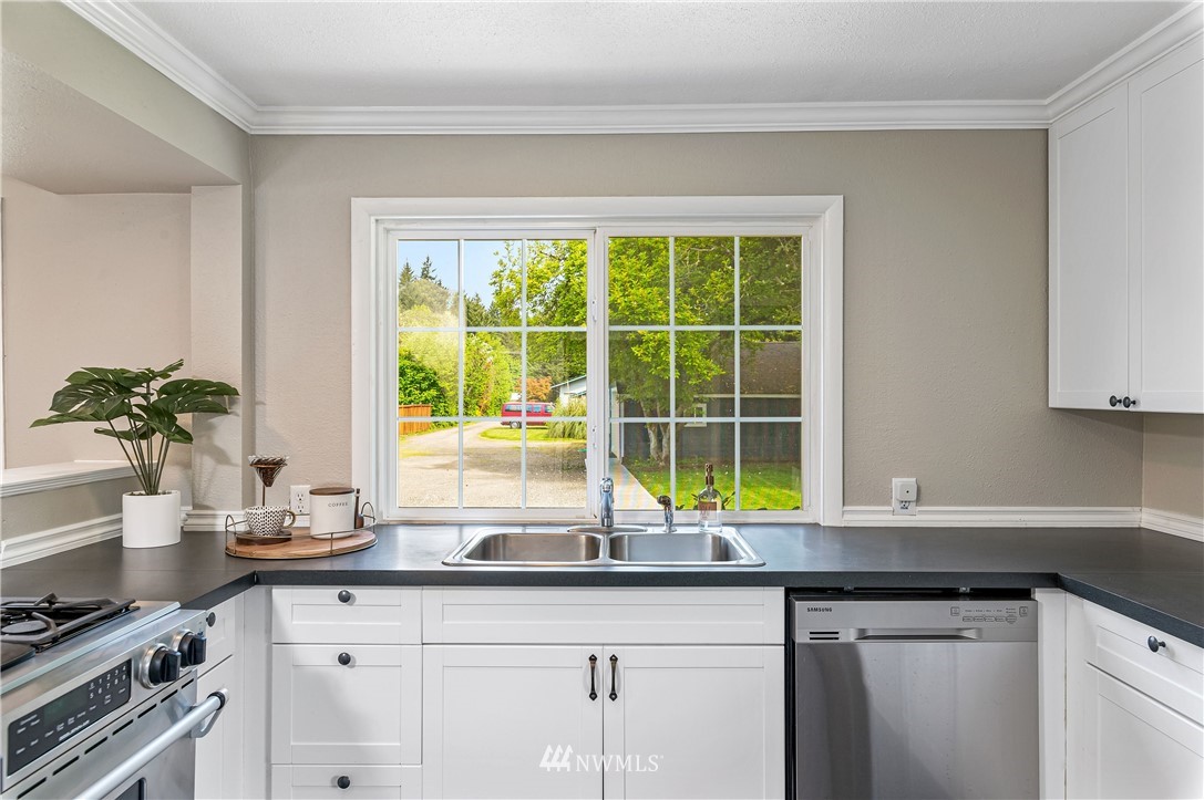 2445 Erlands Point Road Northwest Bremerton, WA 98312 - Photo 14 of 39 Gallery Image 14