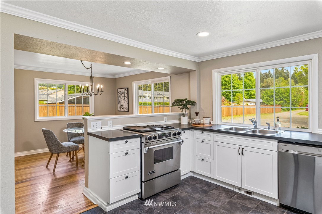 2445 Erlands Point Road Northwest Bremerton, WA 98312 - Photo 15 of 39 Gallery Image 15