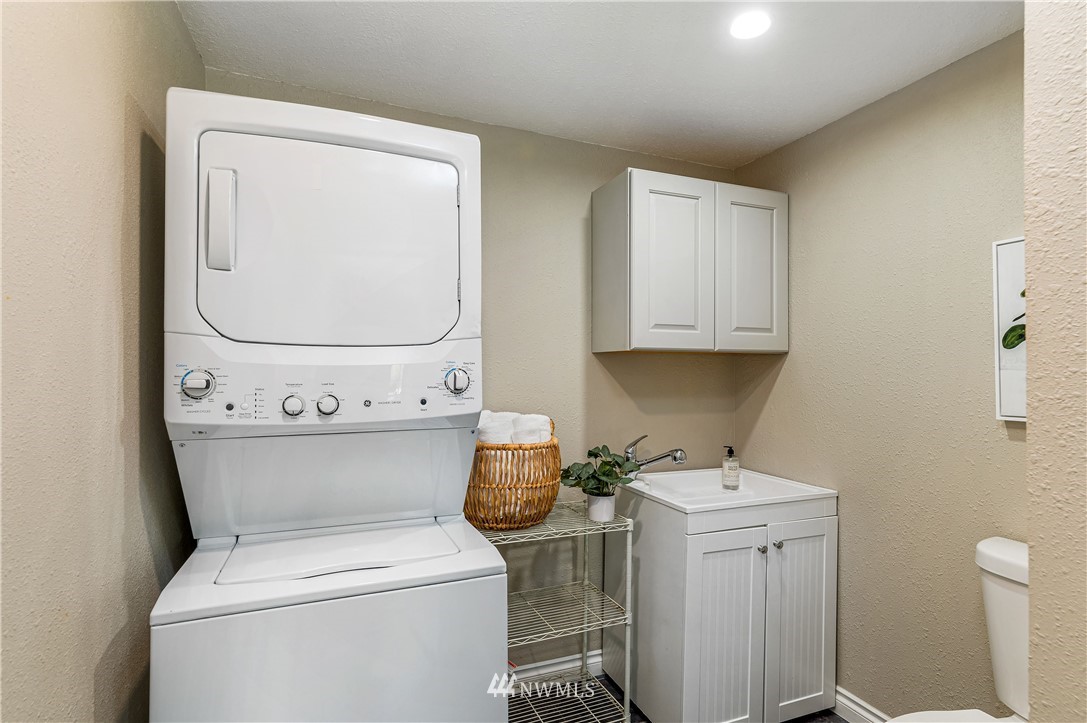 2445 Erlands Point Road Northwest Bremerton, WA 98312 - Photo 17 of 39 Gallery Image 17