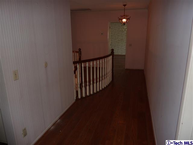 Undisclosed Address Pasadena, CA 91105 - Photo 36 of 50 a view of a hallway