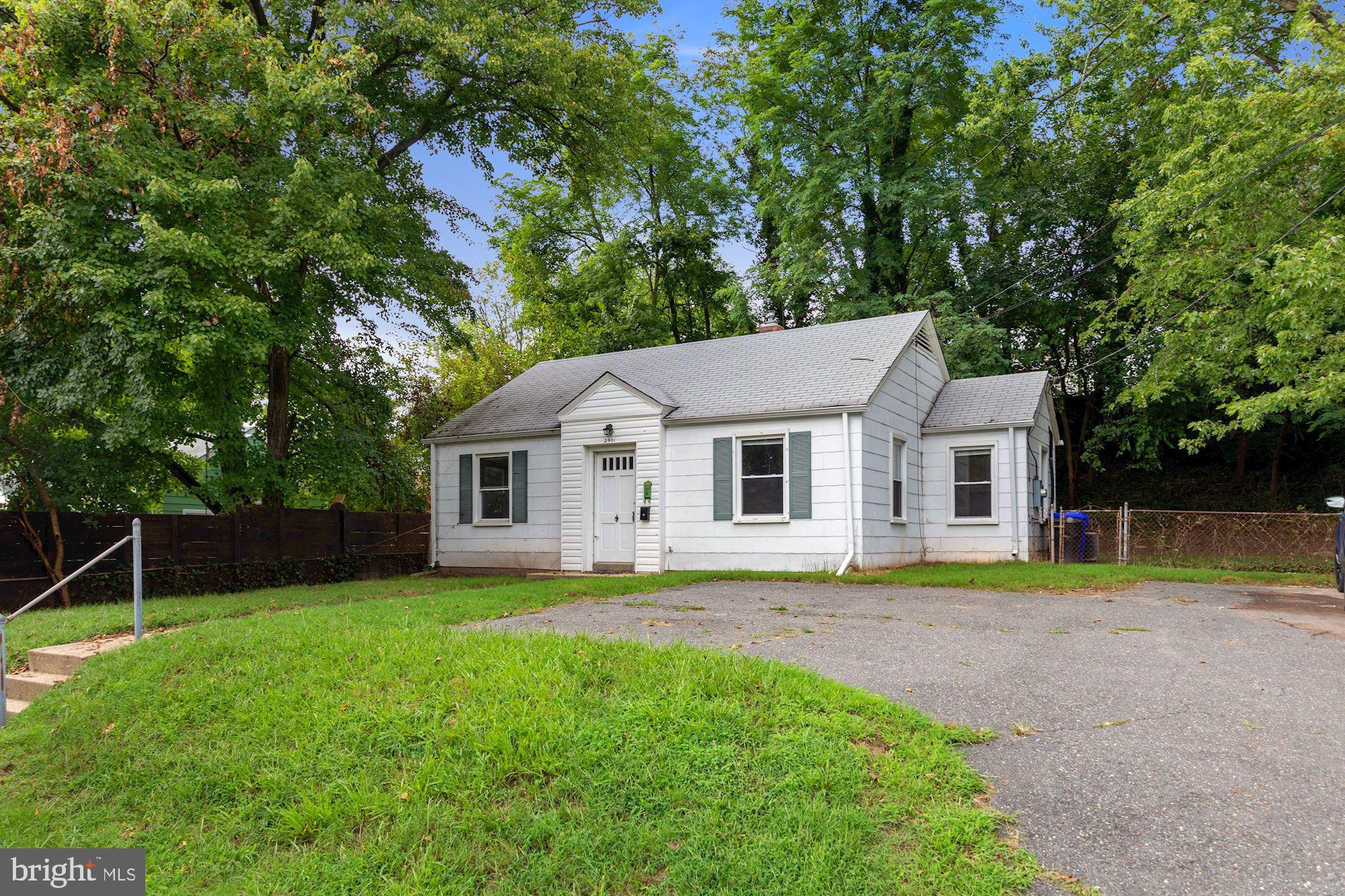 2901 Randolph Road Silver Spring, MD 20902 - Photo 4 of 23 Exterior Front with Driveway