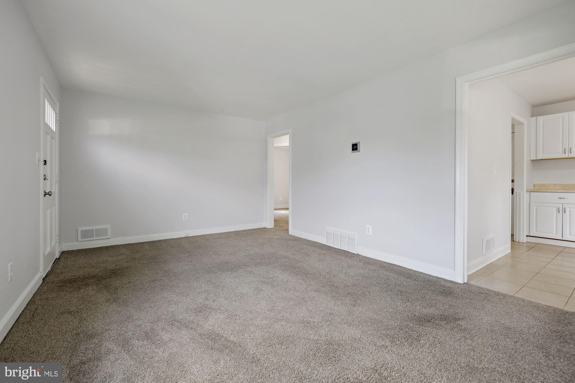 2901 Randolph Road Silver Spring, MD 20902 - Photo 7 of 23 Living Room