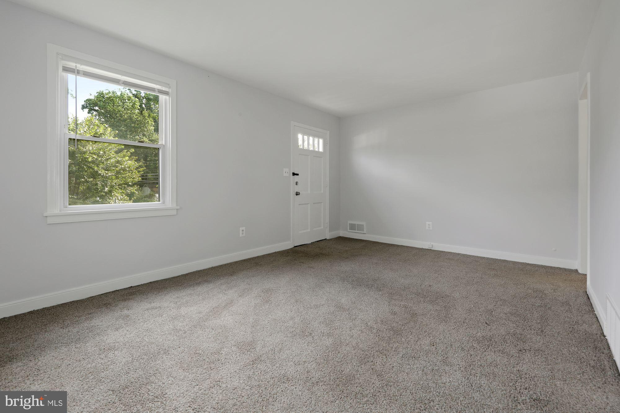 2901 Randolph Road Silver Spring, MD 20902 - Photo 8 of 23 Living Room