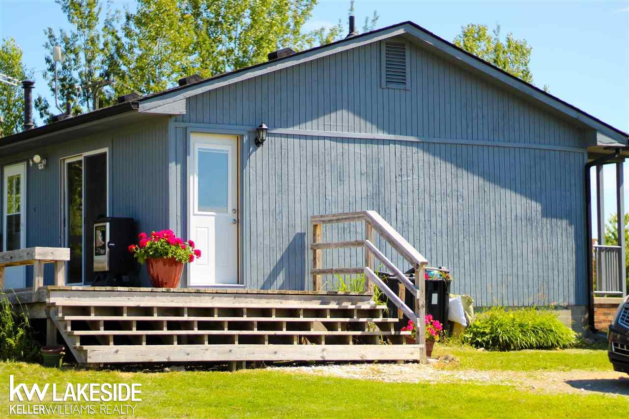 895 Minor Road Memphis, MI 48041 - Photo 3 of 19