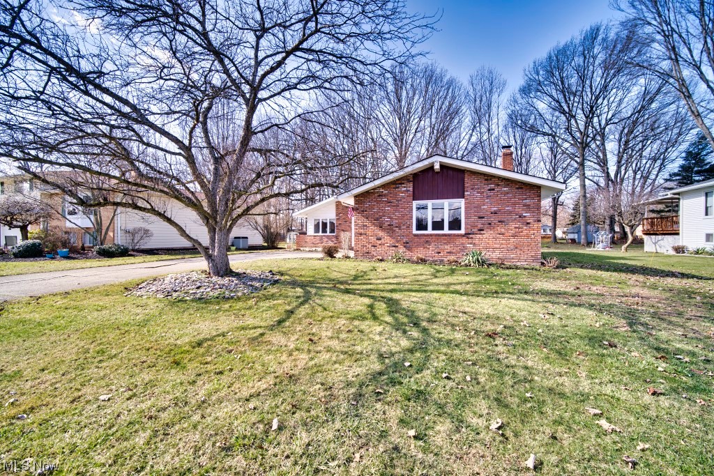 6046 Collins Road Mentor, OH 44060 - Photo 4 of 31