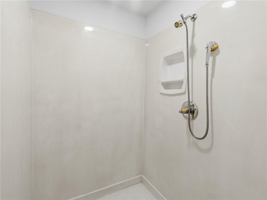 988 Hunters Ridge Jasper, GA 30143 - Photo 55 of 87 a bathroom with a shower