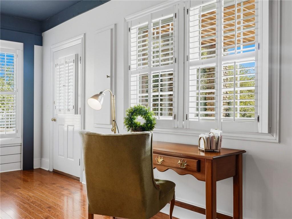 988 Hunters Ridge Jasper, GA 30143 - Photo 64 of 87 a dining room with furniture and windows