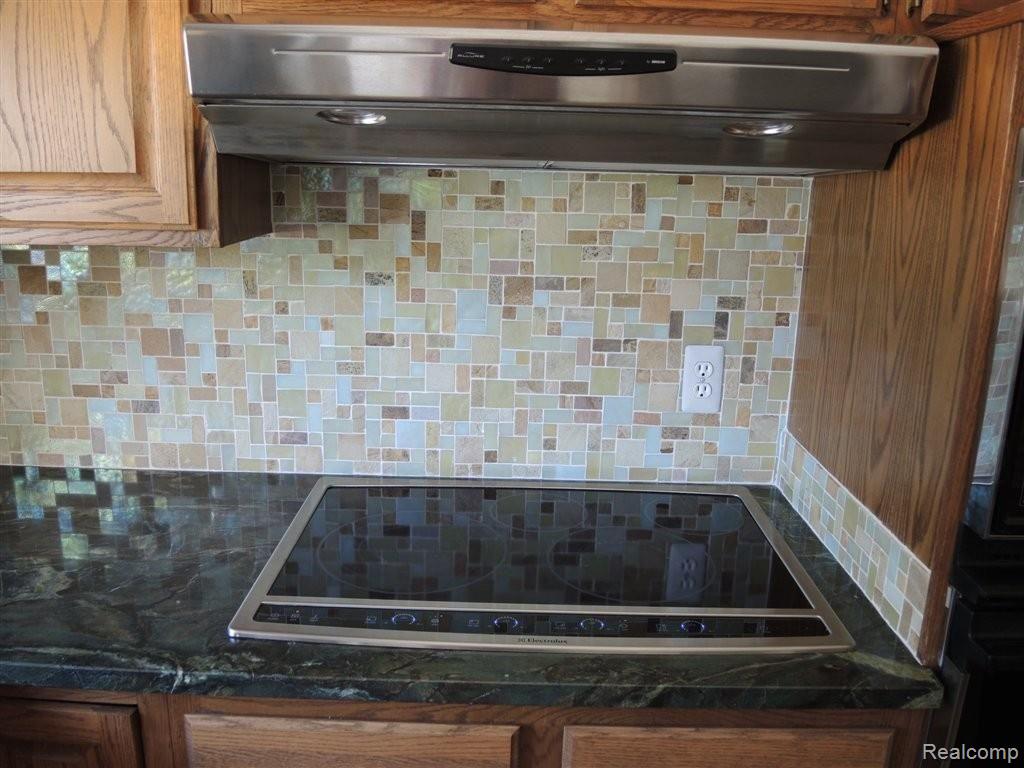 3115 Salem Drive Rochester, MI 48306 - Photo 12 of 25 Kitchen