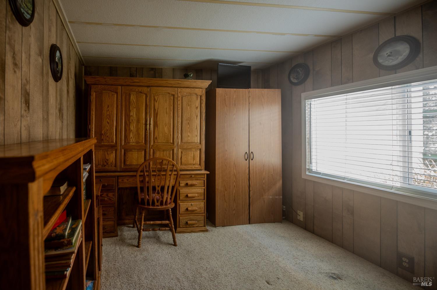 316 Círculo Durango Rohnert Park, CA 94928 - Photo 21 of 33 a view of an empty room with a window