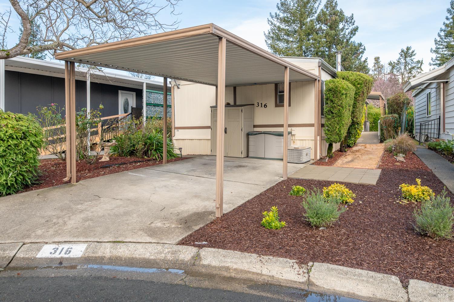 316 Círculo Durango Rohnert Park, CA 94928 - Photo 27 of 33 a view of a house with a patio