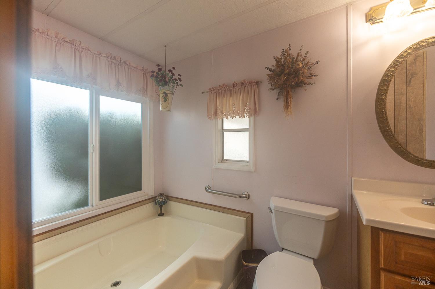 316 Círculo Durango Rohnert Park, CA 94928 - Photo 32 of 33 a bathroom with a sink toilet and shower
