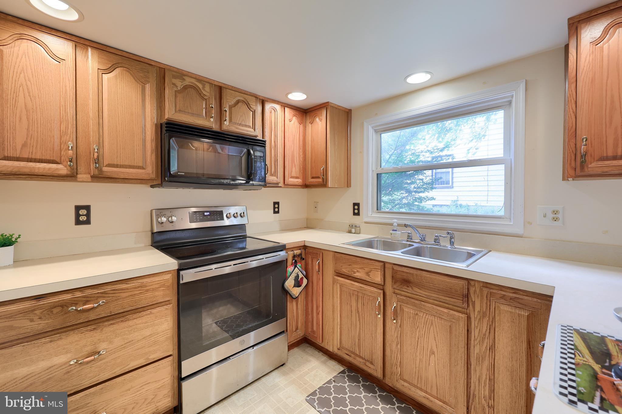 616 Brunnerville Road Lititz, PA 17543 - Photo 13 of 38 Updated appliances