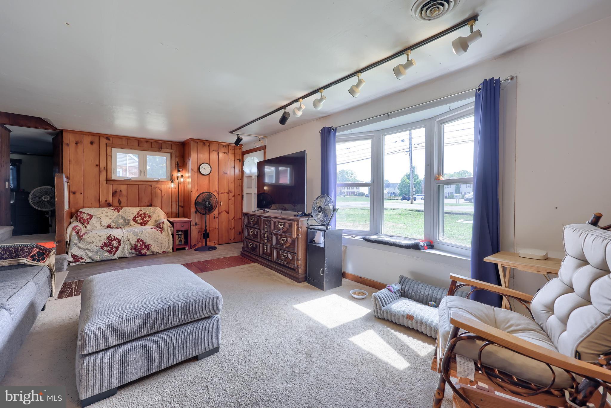 616 Brunnerville Road Lititz, PA 17543 - Photo 5 of 38 Boasting with natural light