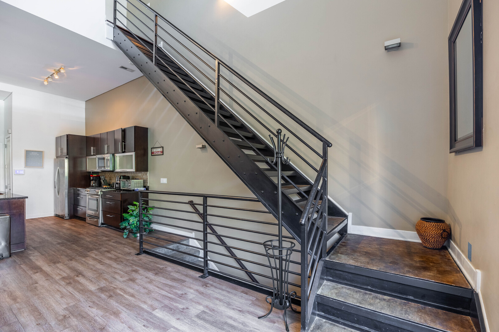1002 West Lake Street, Unit 2 Chicago, IL 60607 - Photo 9 of 29 a view of entryway and hall