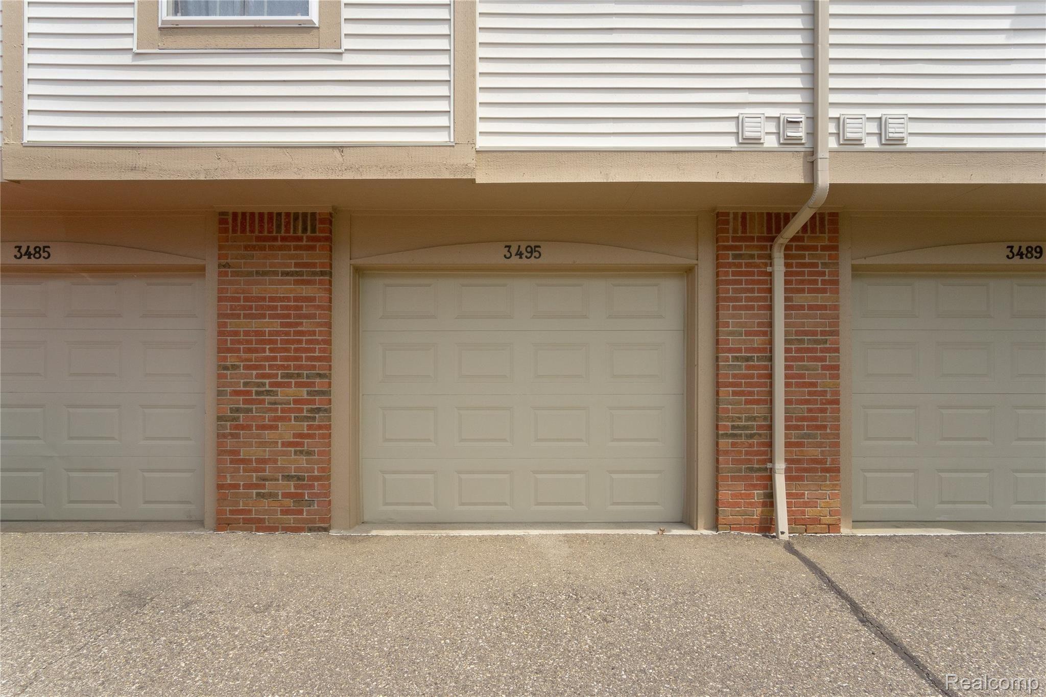 3495 Tremonte Circle, Unit 211 Rochester, MI 48306 - Photo 36 of 37 Exteriors (9 of 13).jpg