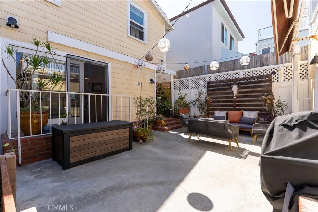 53 Surfside Avenue Surfside, CA 90743 - Photo 2 of 9