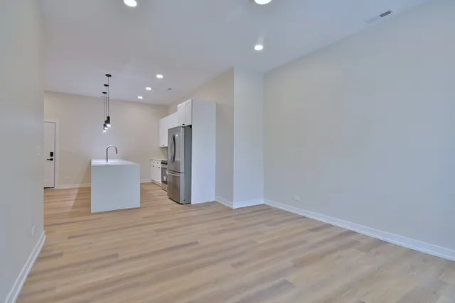 $2,750 | 7518 Madison Street, Unit E, Forest Park, IL 60130