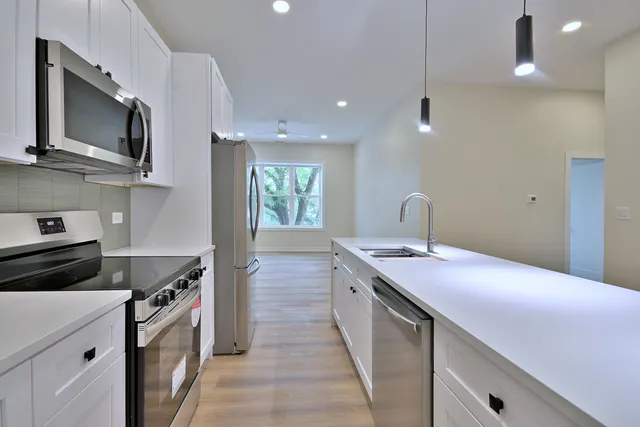 $2,750 | 7518 Madison Street, Unit E, Forest Park, IL 60130