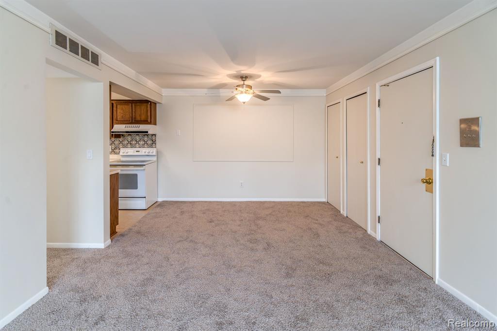 54797 Shelby Road, Unit 88 Shelby, MI 48316 - Photo 4 of 22
