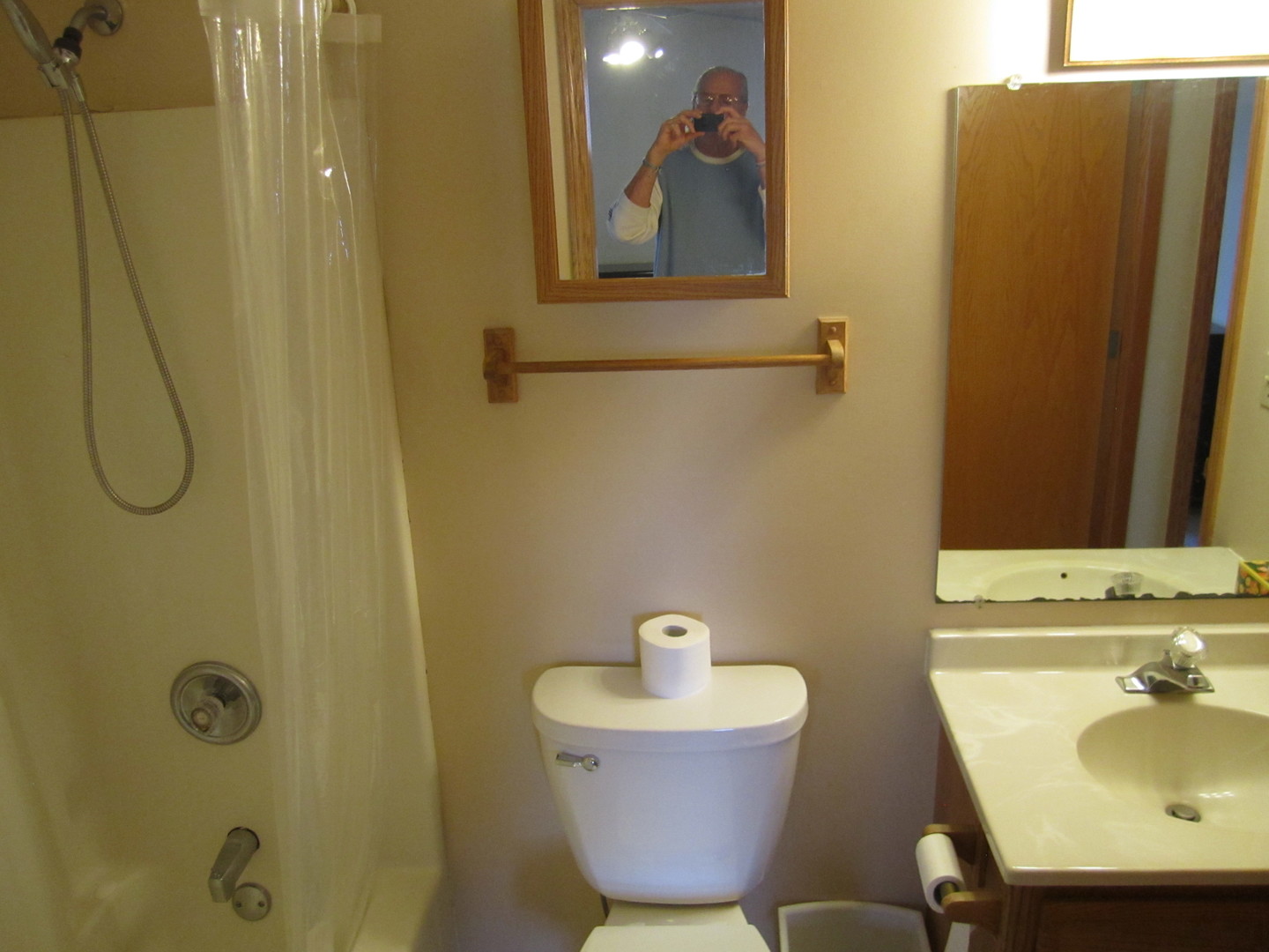 400 South Peace Road, Unit 1 Sycamore, IL 60178 - Photo 8 of 12 a bathroom with a sink toilet and shower