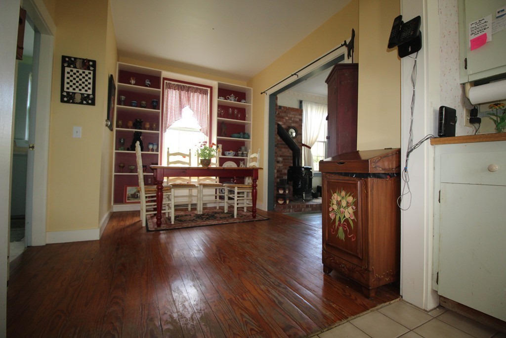 32 Ferry Road Salisbury, MA 01952 - Photo 6 of 21 Gallery Image 6