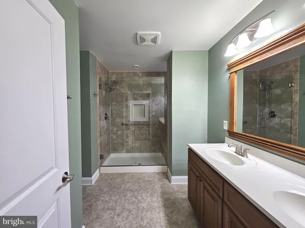 $2,050 | 5 Harcourt Drive, Dover, DE 19901