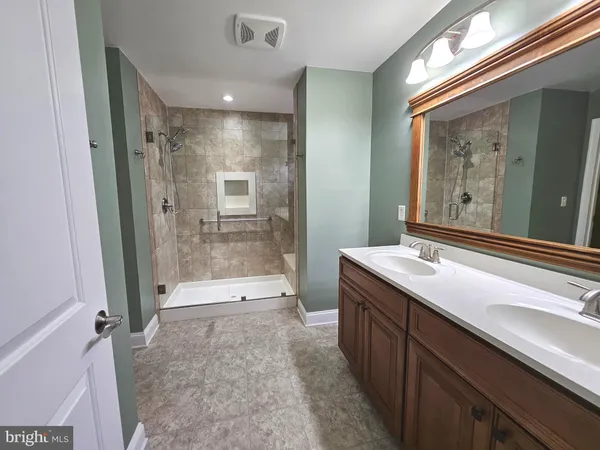 $2,050 | 5 Harcourt Drive, Dover, DE 19901