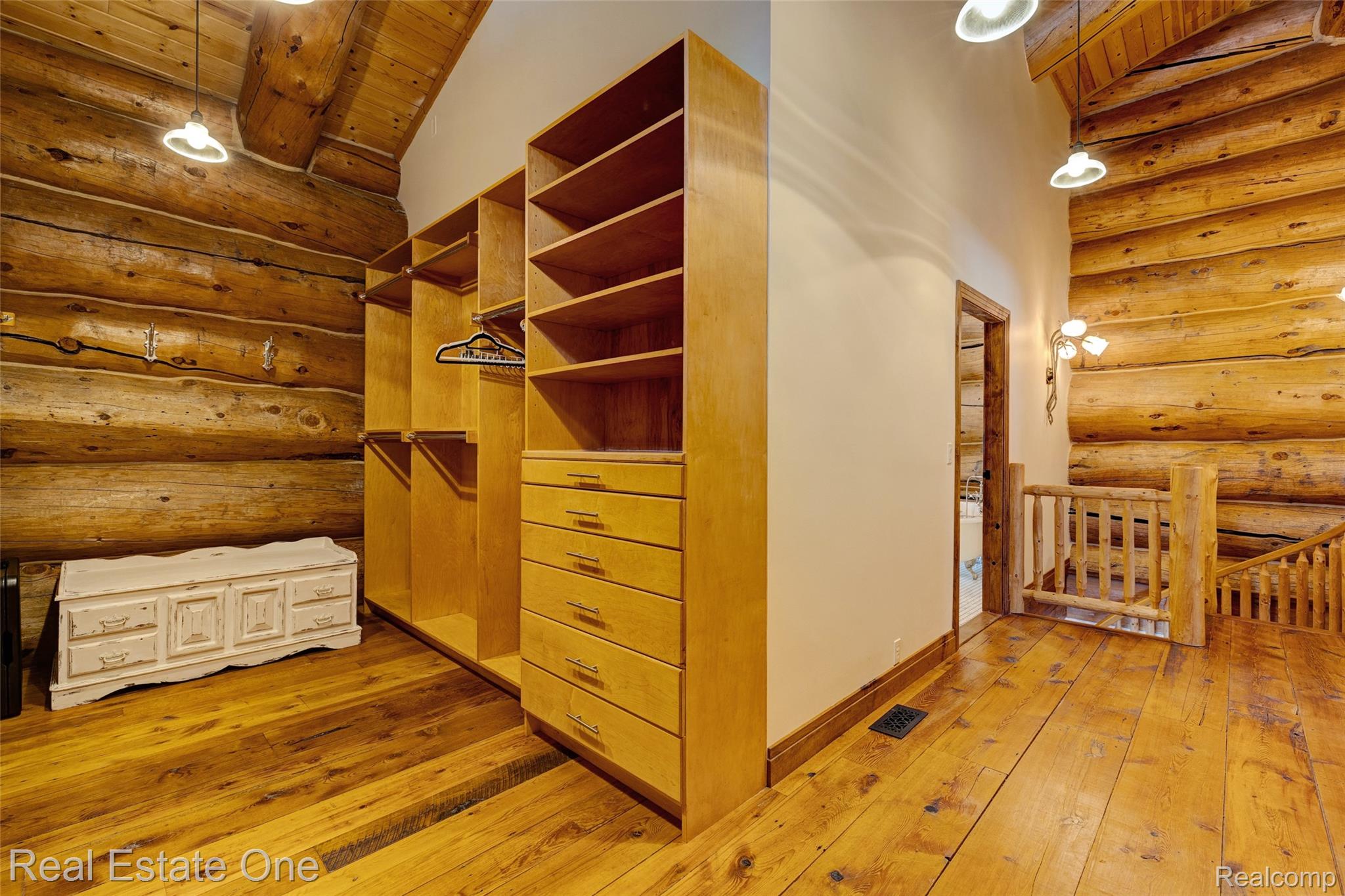 4340 Lahring Road Holly, MI 48442 - Photo 27 of 89 27) Primary Suite's Closet.jpg