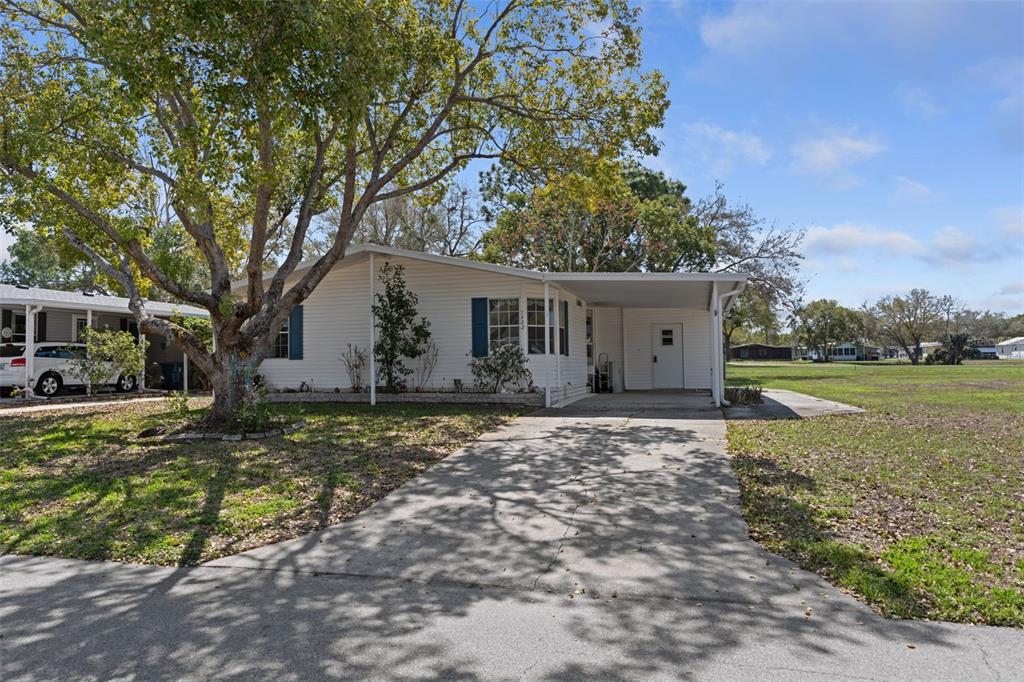 7482 Dinsmore Street Brooksville, FL 34613 - Photo 3 of 36