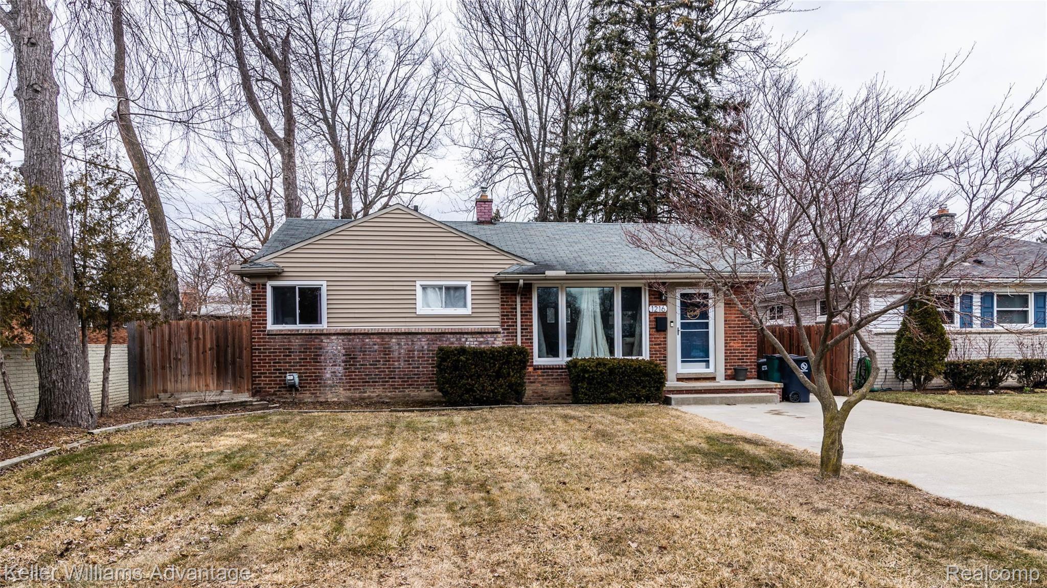1216 West Webster Road Royal Oak, MI 48073 - Photo 2 of 36 00__28.jpg