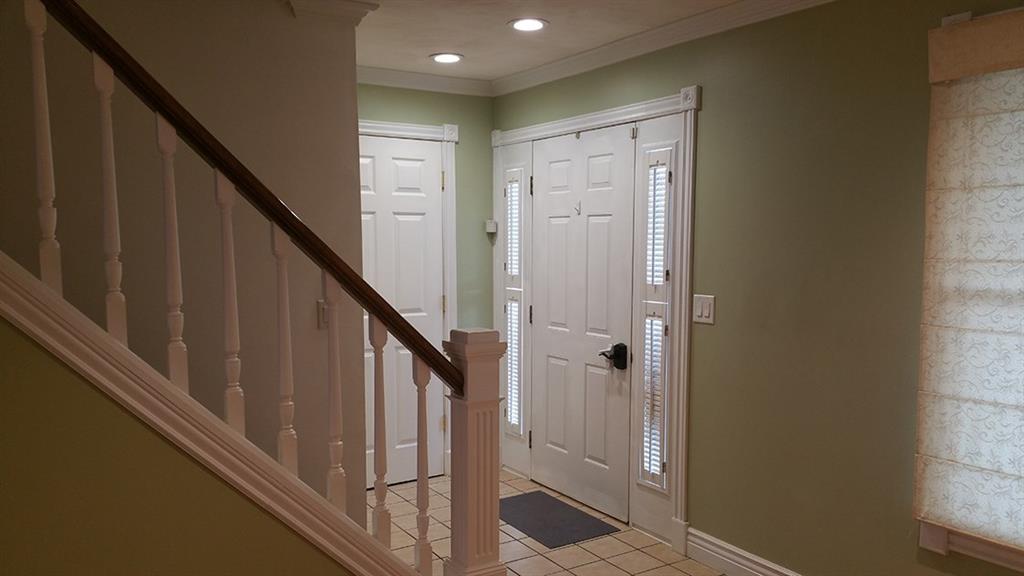 185 Robin Street Indiana, PA 15701 - Photo 4 of 25 Entry