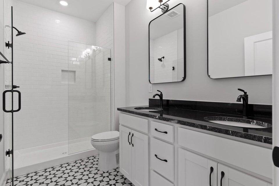 783 Bespoke Way, Unit 8 Chattanooga, TN 37403 - Photo 10 of 14 Primary Bathroom